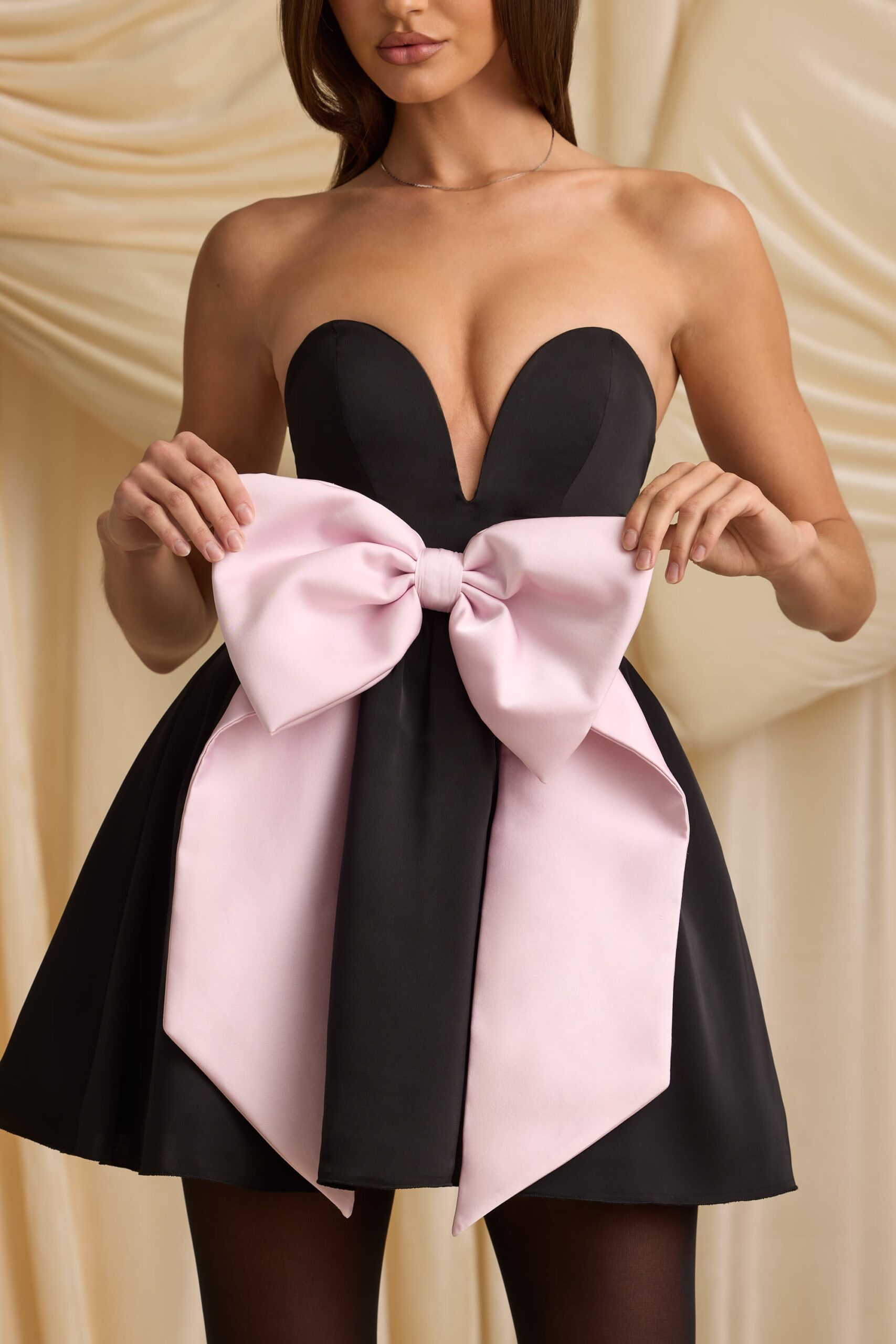 Bow-Detail Corset Mini Dress in Black - Image 4